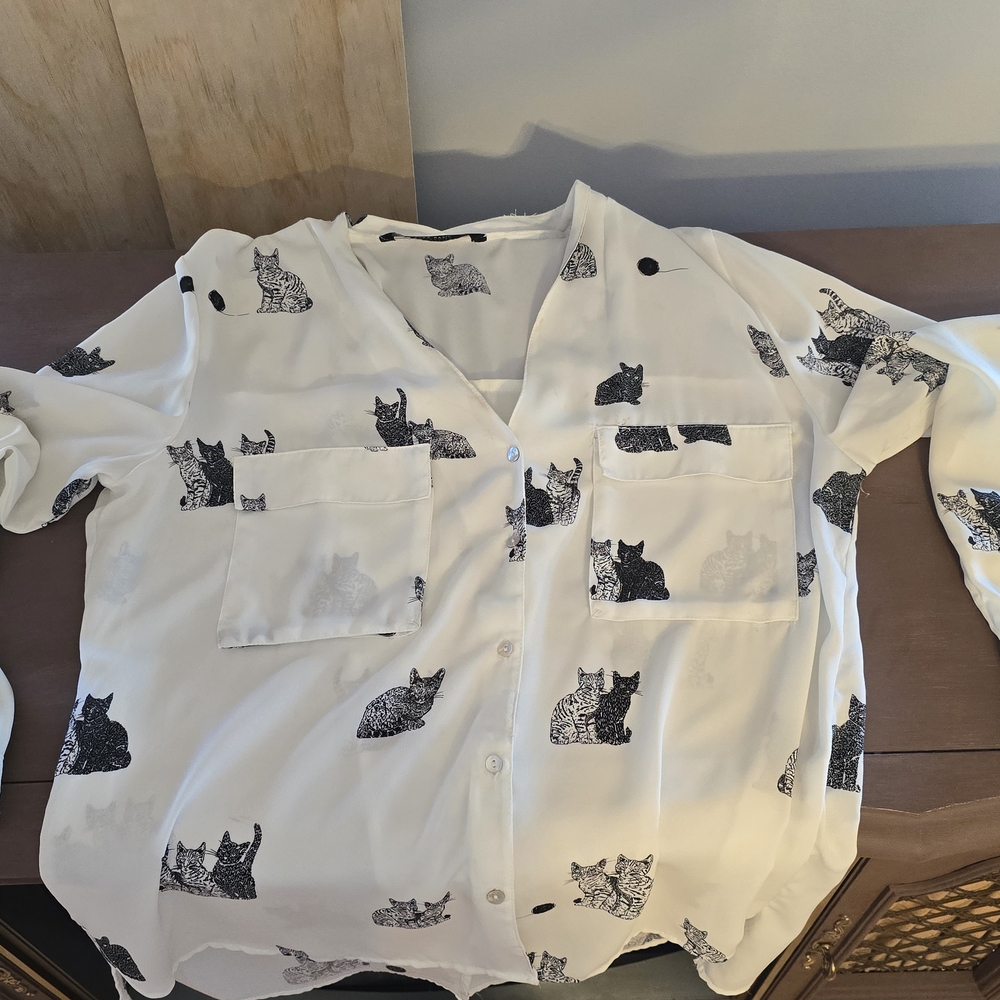 Zara Basic White Cat Print Top